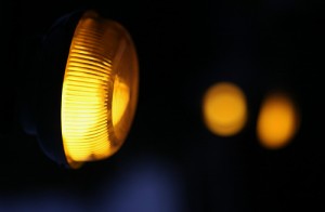 Luce gialla del semaforo: la durata la decide il Comune